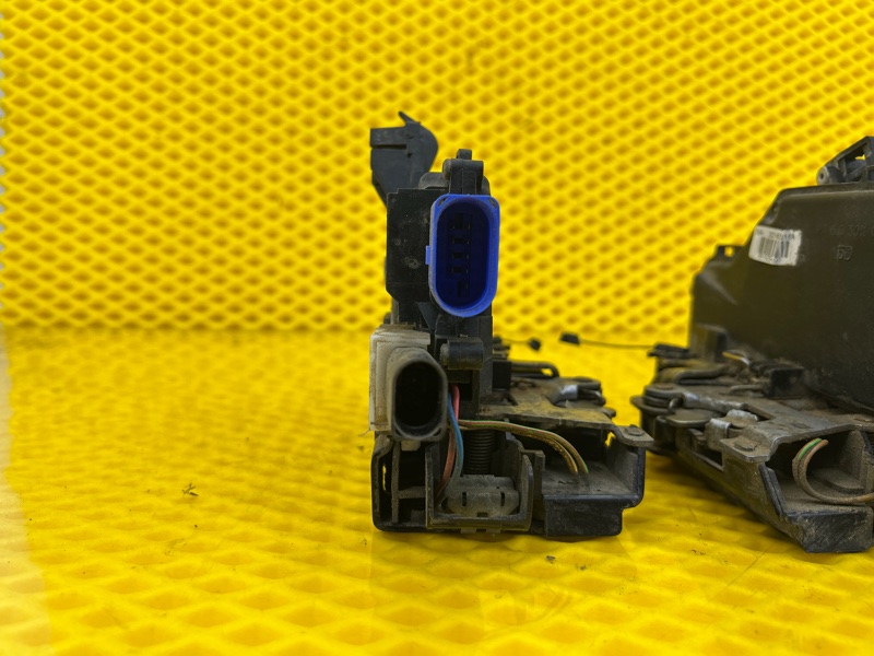 Замок двери Volkswagen Touareg 2003 7L6