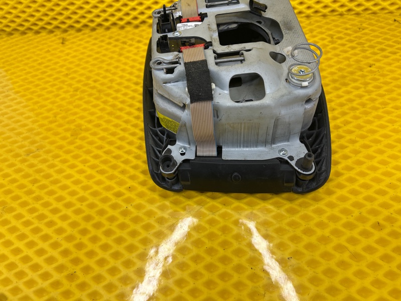 Подушка безопасности в руль Volkswagen Touareg 2003 7L6