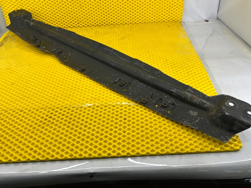 Кронштейн крепления радиатора Volkswagen Touareg 2003 7L6