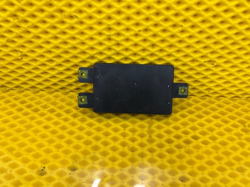 Усилитель антенны Volkswagen Touareg 2003 7L6