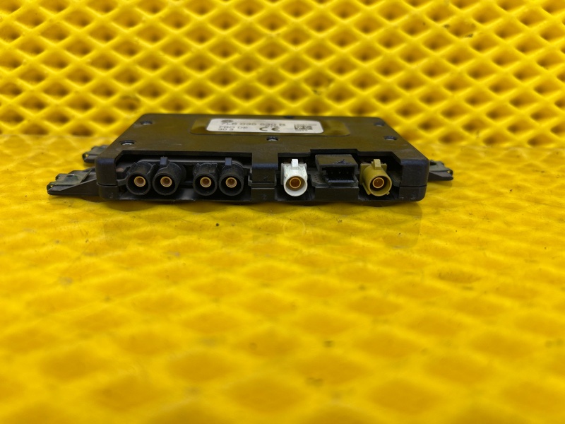 Усилитель антенны Volkswagen Touareg 2003 7L6