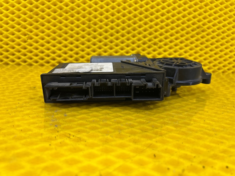 Мотор стеклоподъемника Volkswagen Touareg 2003 7L6