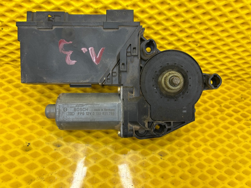 Мотор стеклоподъемника Volkswagen Touareg 2003 7L6