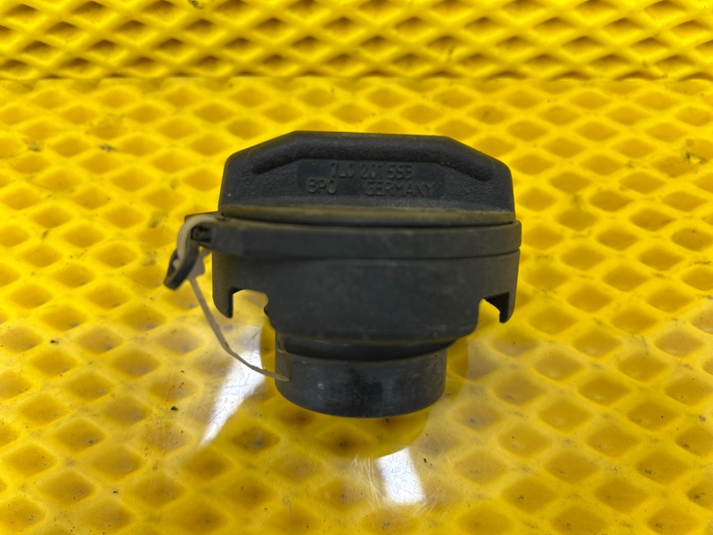 Крышка бензобака Volkswagen Touareg 2003 7L6