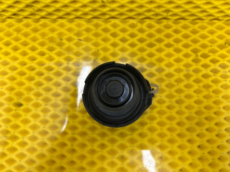 Крышка бензобака Volkswagen Touareg 2003 7L6