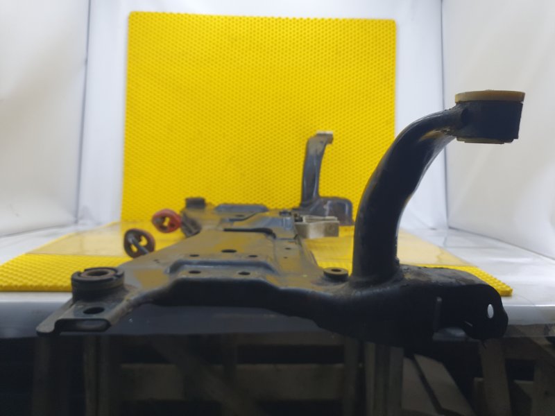 Подрамник Ford Focus 2006 2