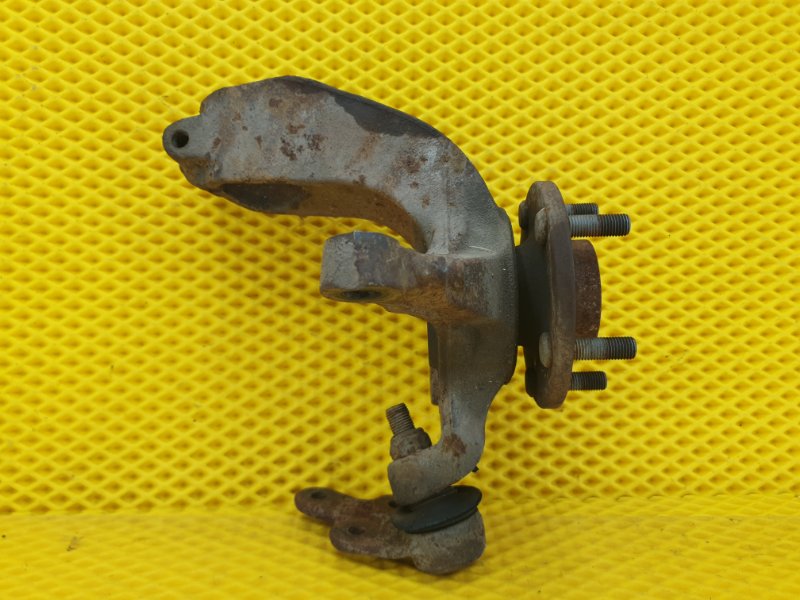 Кулак Ford Focus 2006 2