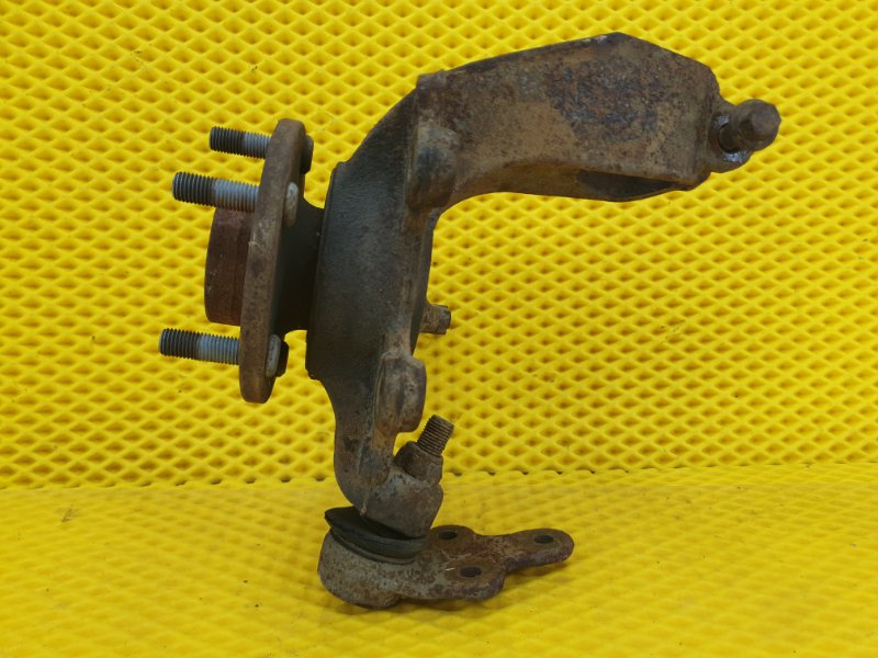 Кулак Ford Focus 2006 2