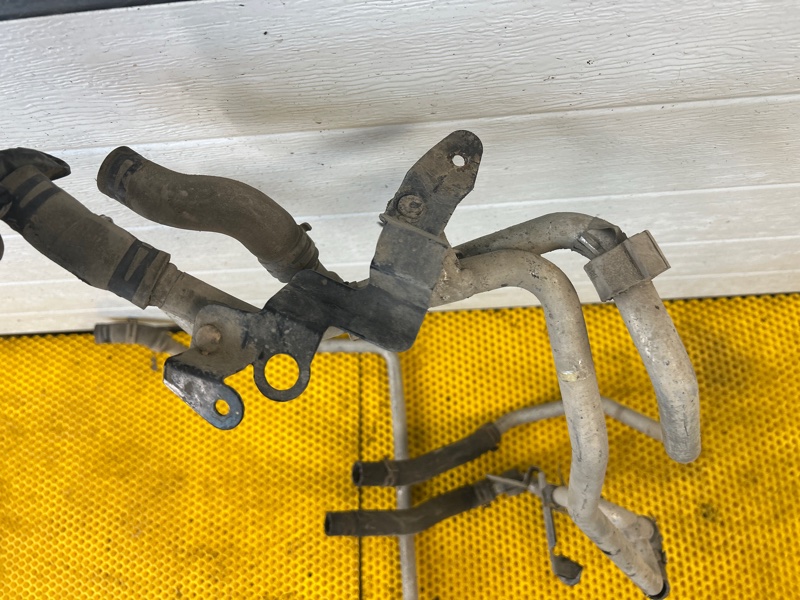 Патрубок системы охлаждения Volkswagen Touareg 2003 7L6