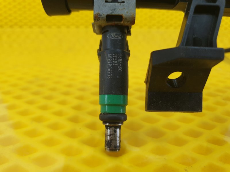 Рампа топливная Ford Focus 2006 2