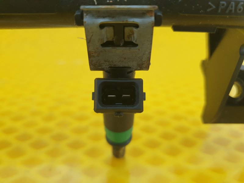 Рампа топливная Ford Focus 2006 2