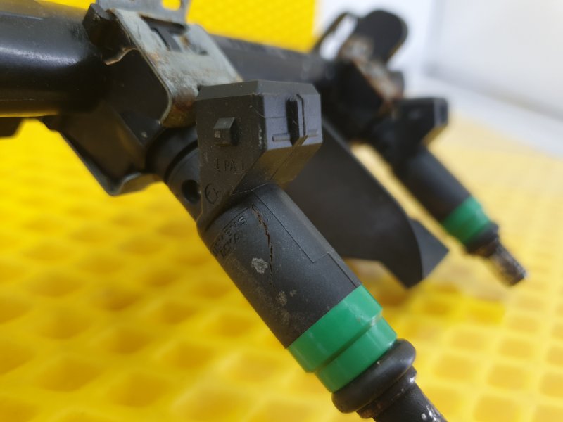 Рампа топливная Ford Focus 2006 2