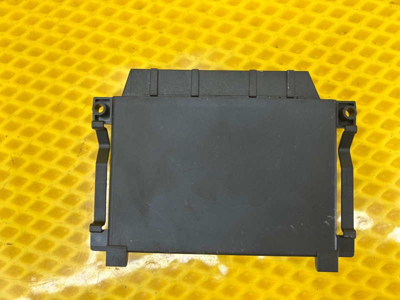 Блок управления парктроников Mercedes-Benz e240 15.04.1998 210