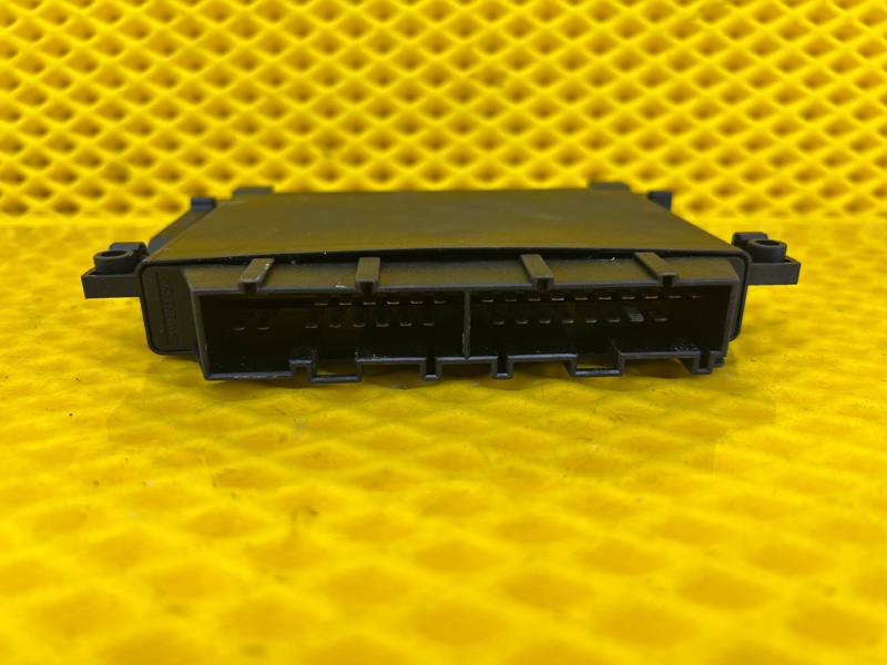 Блок управления парктроников Mercedes-Benz e240 15.04.1998 210