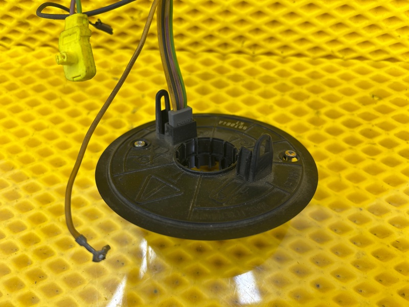 Подрулевой (шлейф) Mercedes-Benz e240 15.04.1998 210