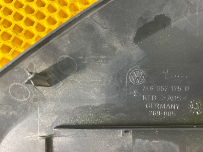 Накладка торпедо Volkswagen Touareg 2003 7L6