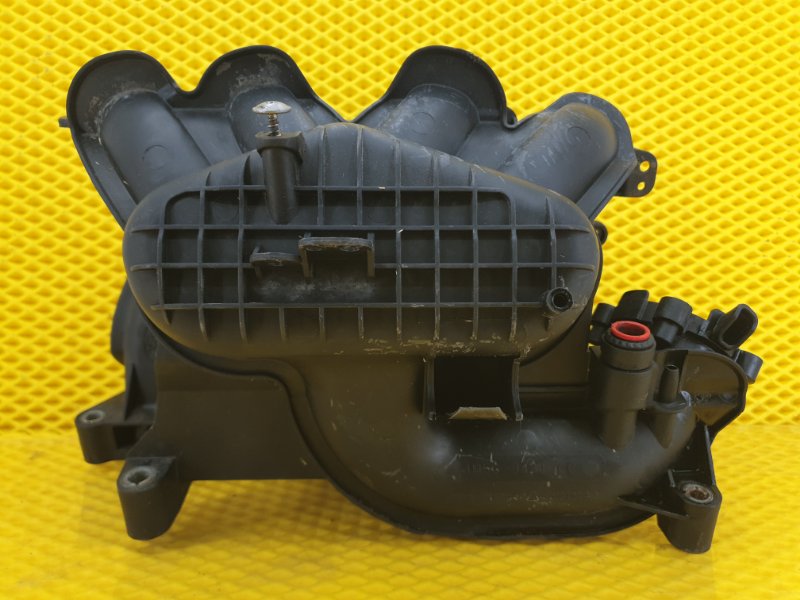 Коллектор впускной Ford Focus 2006 2