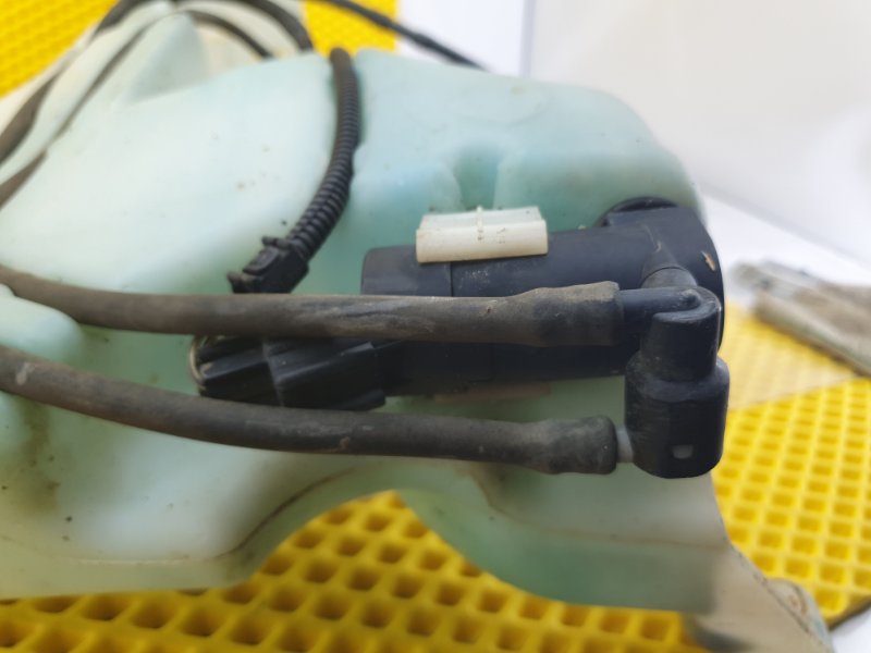 Бачок омывателя Ford Focus 2006 2