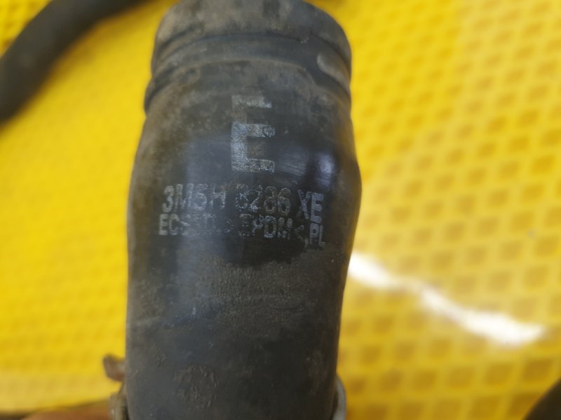 Шланг системы охлаждения Ford Focus 2006 2