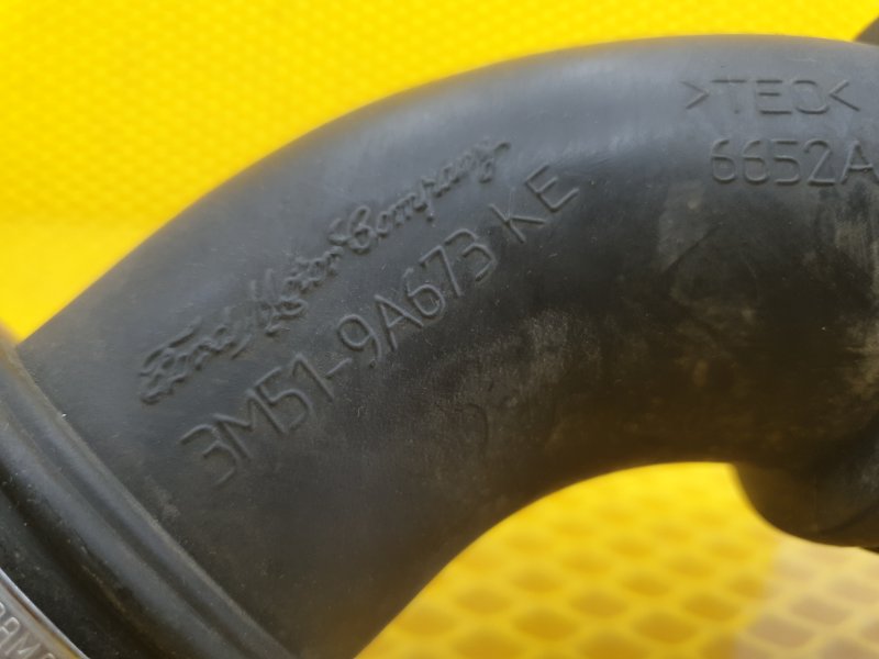 Патрубок воздушного фильтра Ford Focus 2006 2