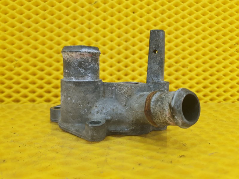 Флянец системы охлаждения Ford Focus 2006 2