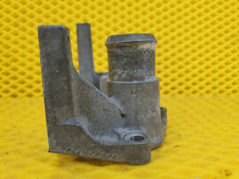 Флянец системы охлаждения Ford Focus 2006 2