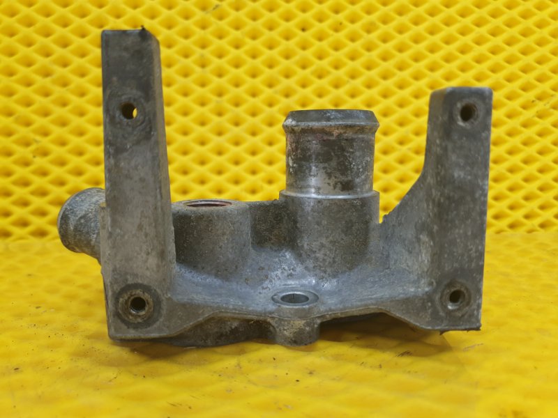 Флянец системы охлаждения Ford Focus 2006 2