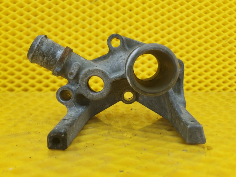 Флянец системы охлаждения Ford Focus 2006 2