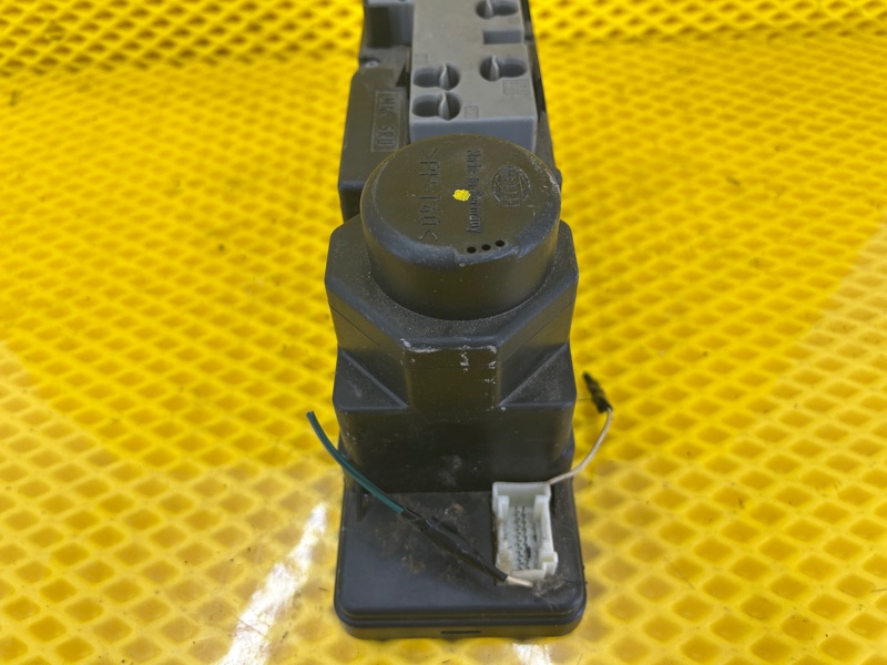 Блок управления центральным замком Mercedes-Benz e240 15.04.1998 210