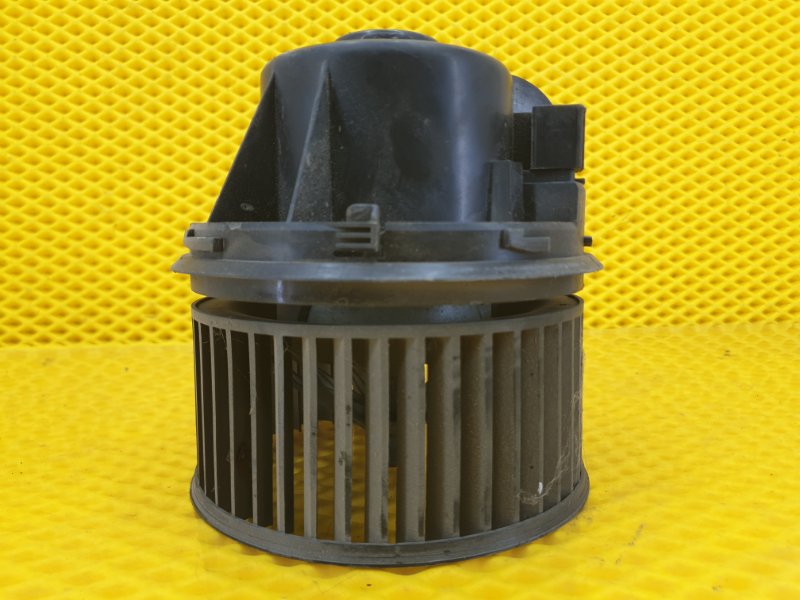 Мотор отопителя (вентилятор печки Ford Focus 2006 2