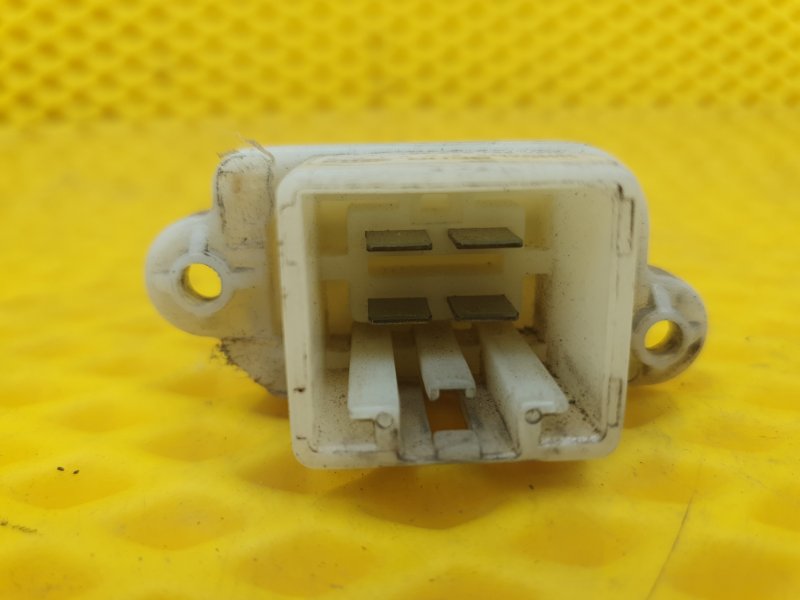 Резистор отопителя Ford Focus 2006 2