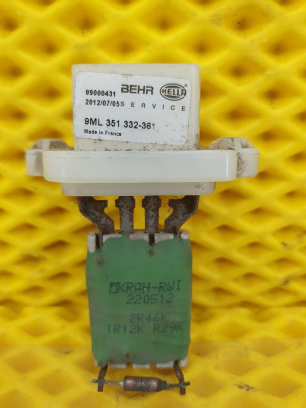 Резистор отопителя Ford Focus 2006 2