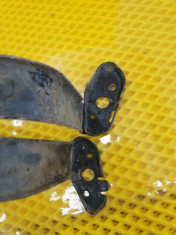 Кронштейн топливного бака Ford Focus 2006 2