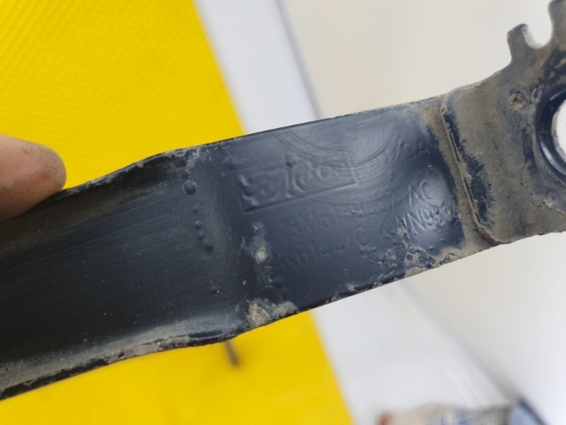 Кронштейн топливного бака Ford Focus 2006 2