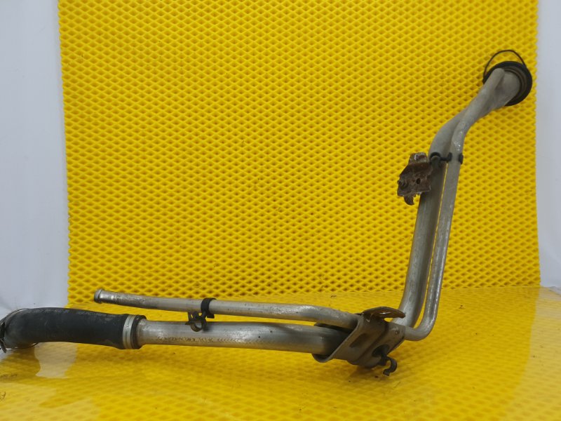 Заливная горловина Ford Focus 2006 2