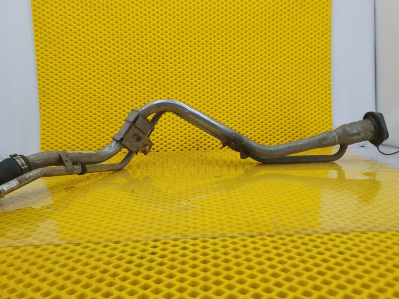 Заливная горловина Ford Focus 2006 2