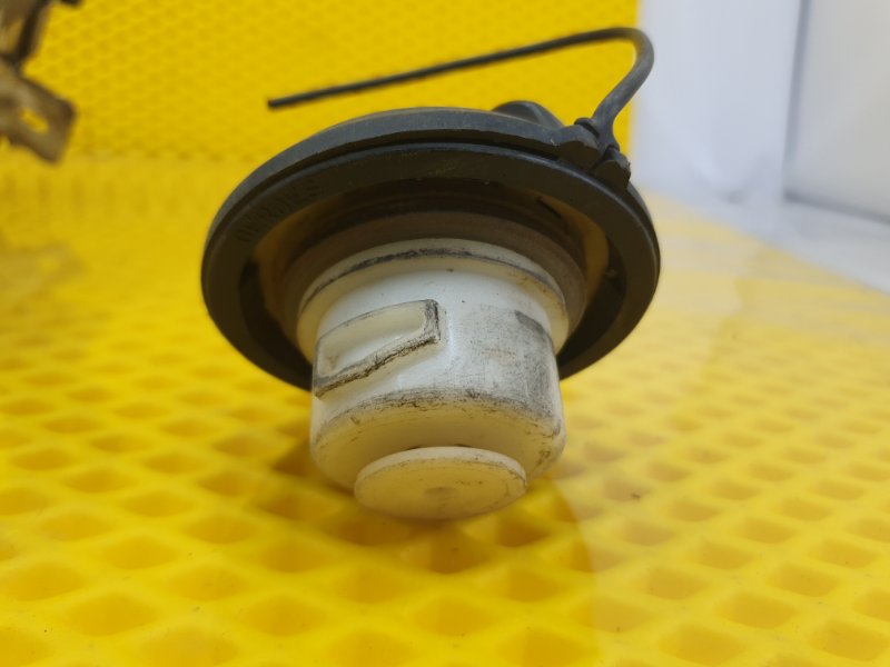 Заливная горловина Ford Focus 2006 2