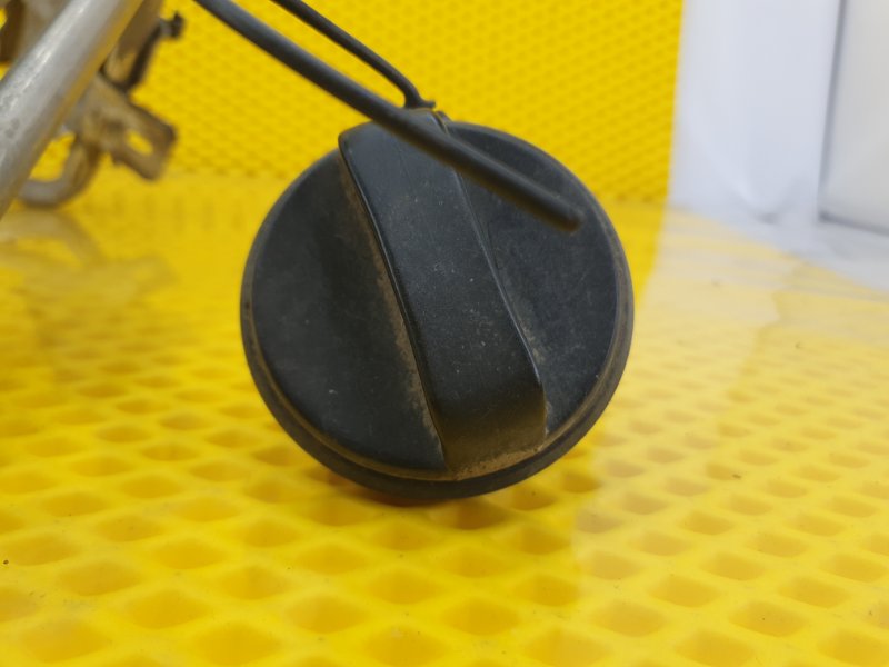 Заливная горловина Ford Focus 2006 2