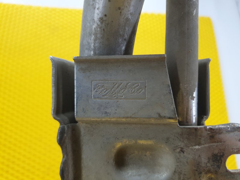 Заливная горловина Ford Focus 2006 2