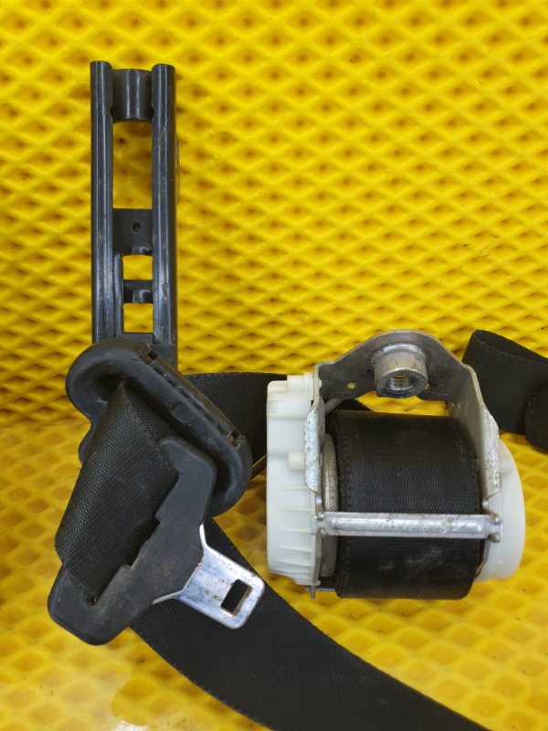 Ремень безопасности Ford Focus 2006 2