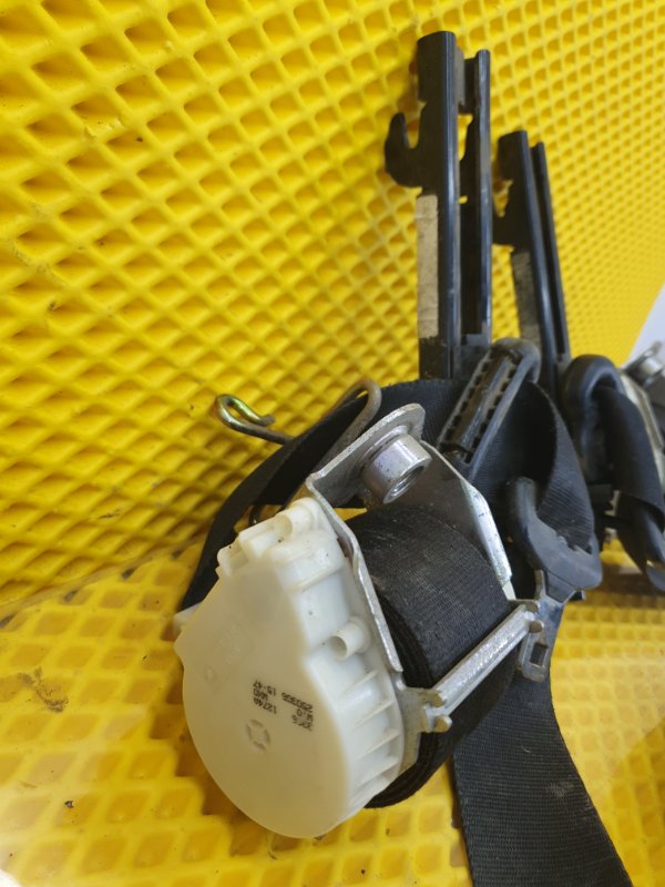 Ремень безопасности Ford Focus 2006 2