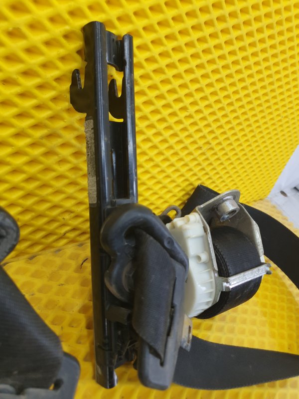 Ремень безопасности Ford Focus 2006 2