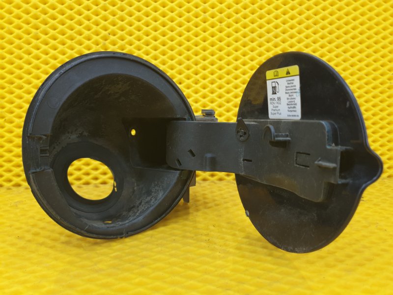 Лючок бензобака Ford Focus 2006 2