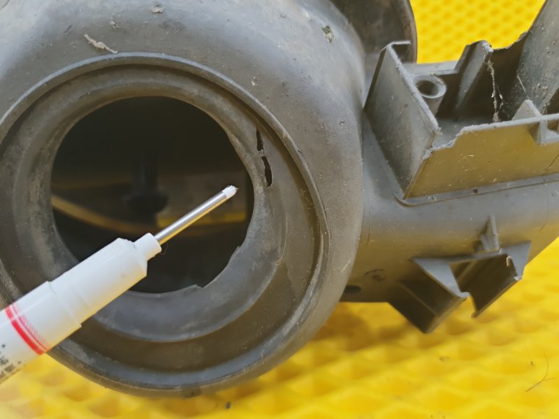 Лючок бензобака Ford Focus 2006 2