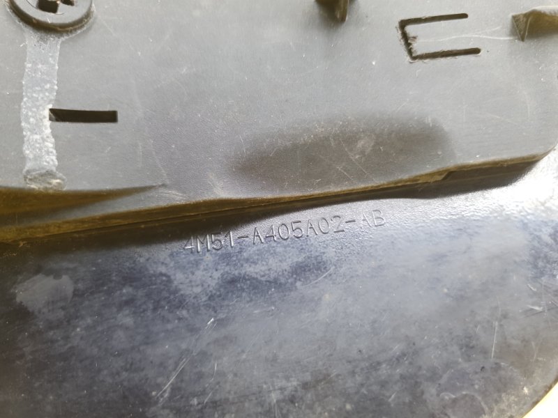 Лючок бензобака Ford Focus 2006 2