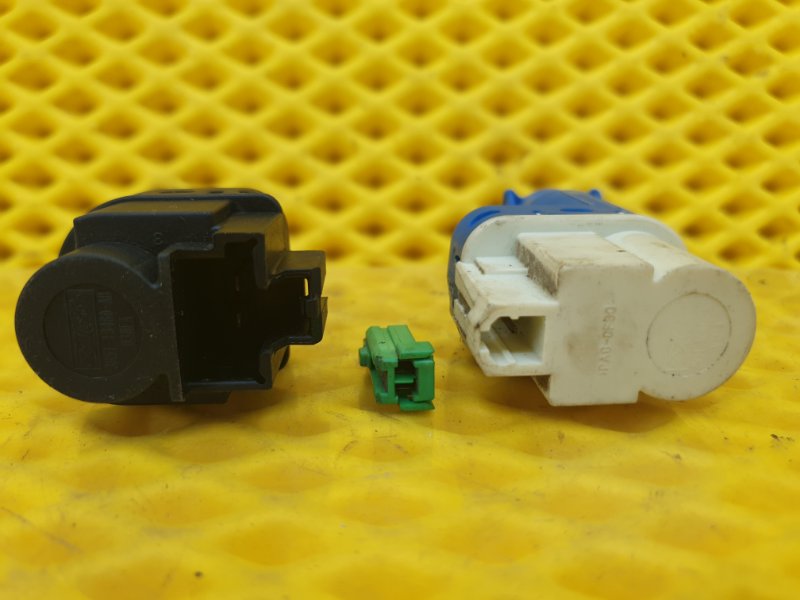 Датчик педали тормоза Ford Focus 2006 2