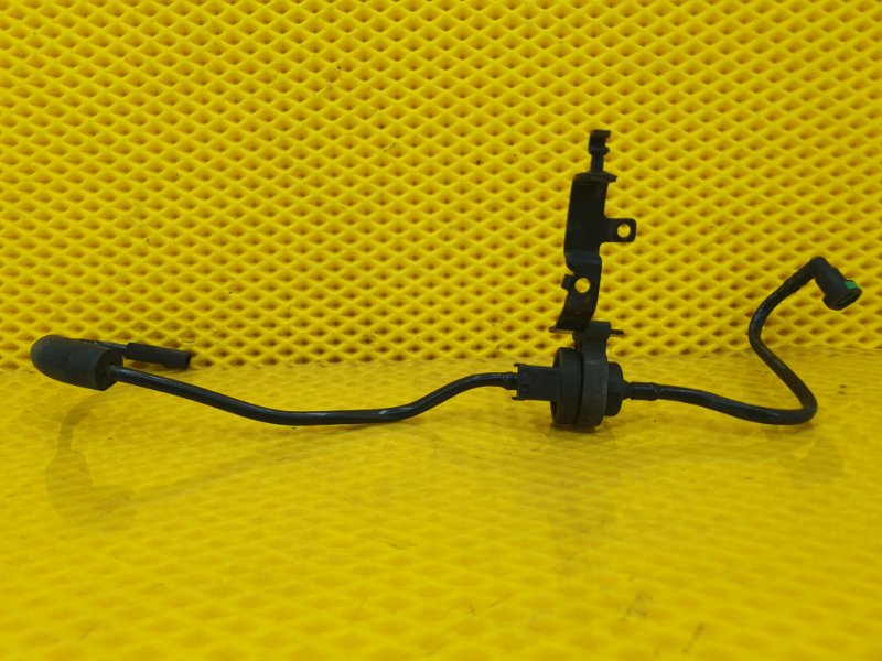 Клапан вентиляции топливного бака Ford Focus 2006 2