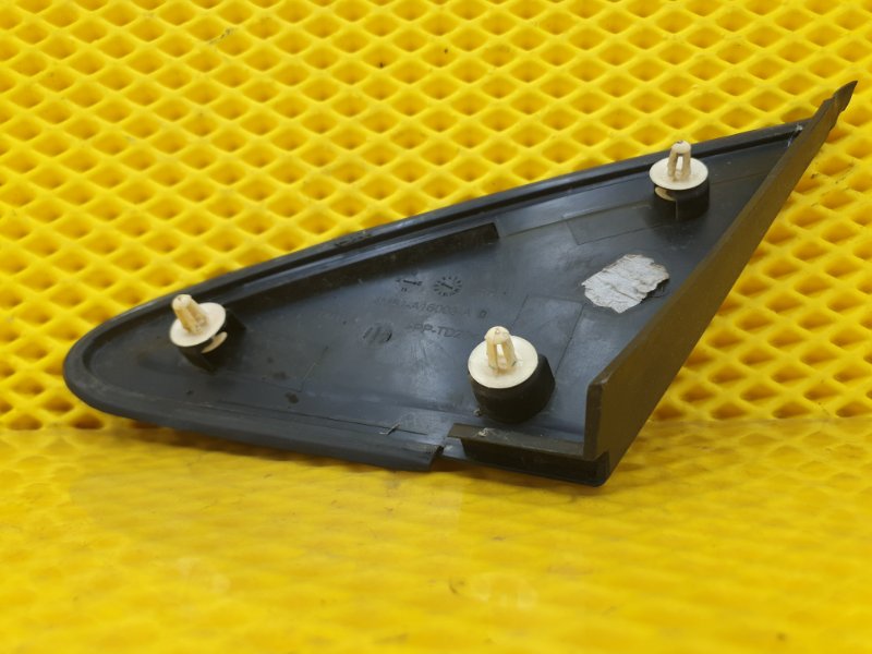 Накладка крыла Ford Focus 2006 2