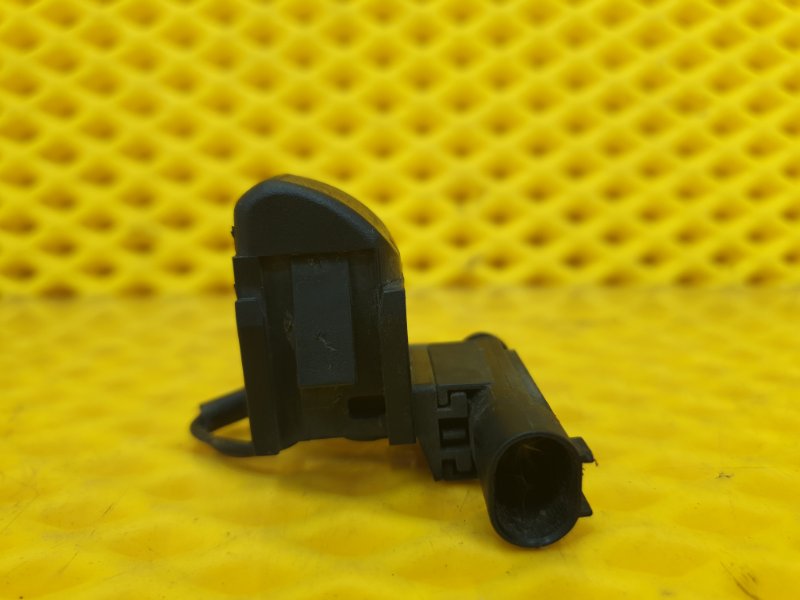 Форсунка омывателя лобового стекла Mercedes-Benz S-Class 2004 W220