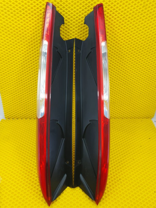 Фонарь Ford Focus 2006 2